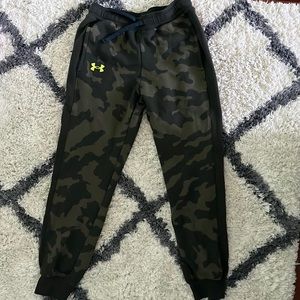 Under Armour camo joggers
